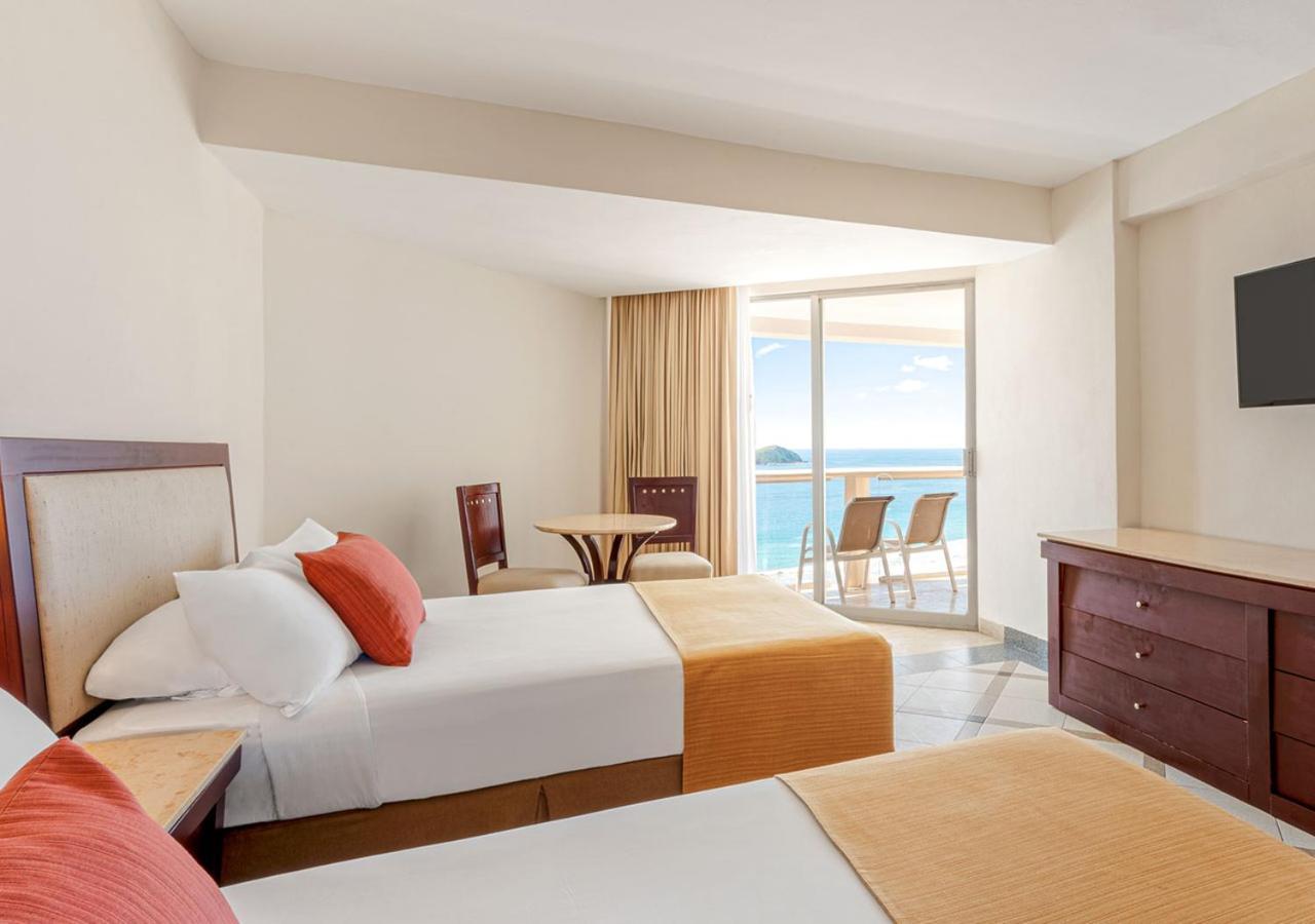 Park Royal Beach Ixtapa Exterior photo