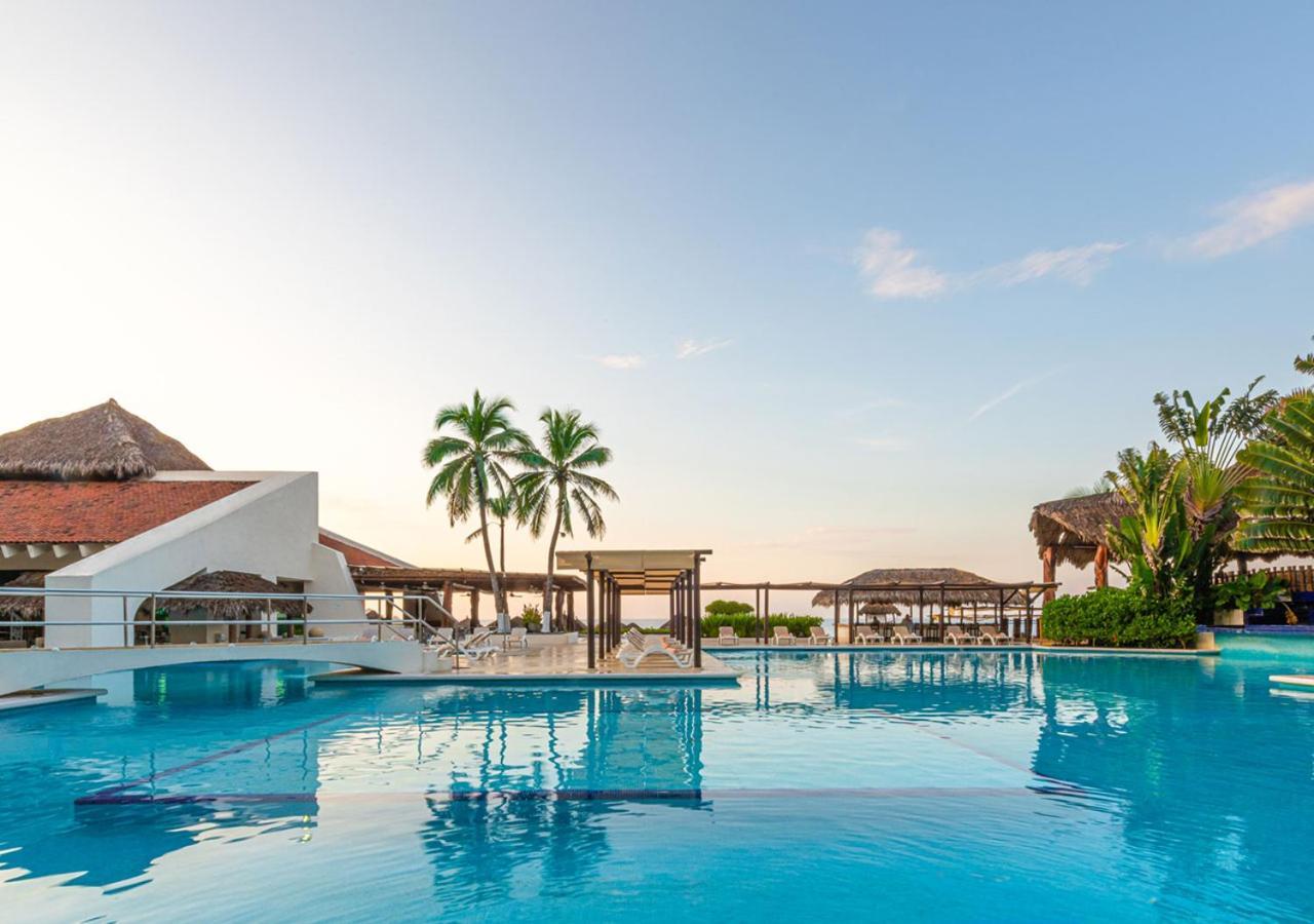Park Royal Beach Ixtapa Exterior photo